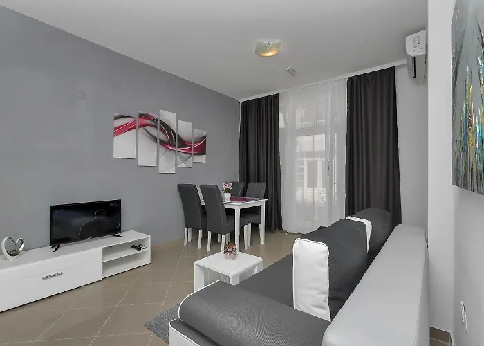 Апартаменти Petar *